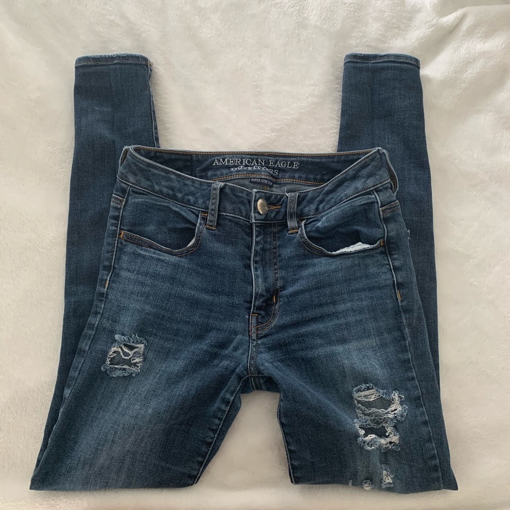 AMERICAN EAGLE Ripped Skinny Jeans